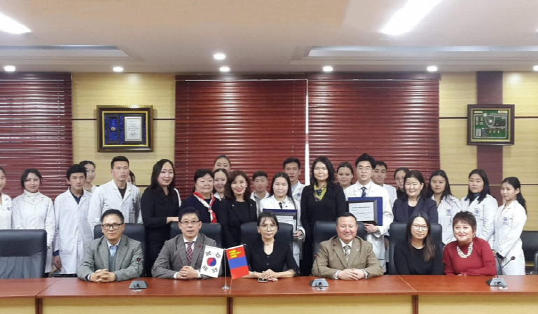 몽골국립의과대학교 장학증서 수여식 및 시엘병원 감사패 첨부파일 : 1545633809.jpg