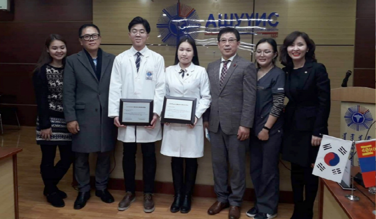 몽골국립의과대학교 장학증서 수여식 및 시엘병원 감사패 첨부파일 : 1545633811.jpg